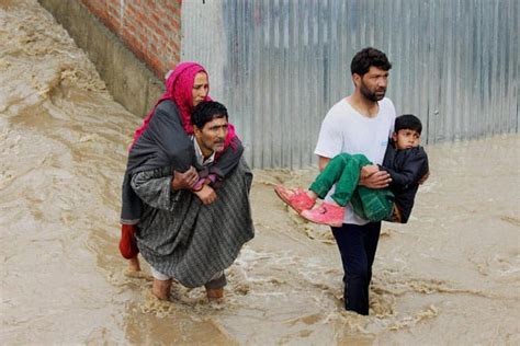 Jandk Floods Seven Bodies Recovered Jhelum Water Recedes Mufti