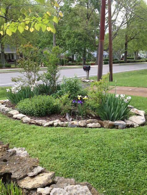 Find 32 awe inspiring rock garden ideas and designs to play with! Island flower garden with rock border #diy | ROCK GARDENS ...