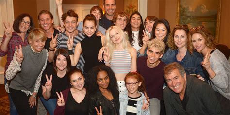 Dove Cameron And Sofia Carson Snap Epic ‘descendants 2′ Cast Photo Before