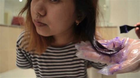 Ombre hair has been a trend for a while now, and it is showing no signs of slowing down. Ombre Hair Dye- Lilac short DIY Tutorial - YouTube
