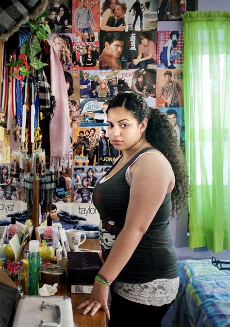 A Girl And Her Room Rania Matar Photographer Girl Environmental Portraits Photography