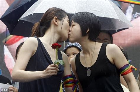Taiwan S Parliament Legalises Same Sex Marriage Becoming First In Asia To Do So Daily Mail Online