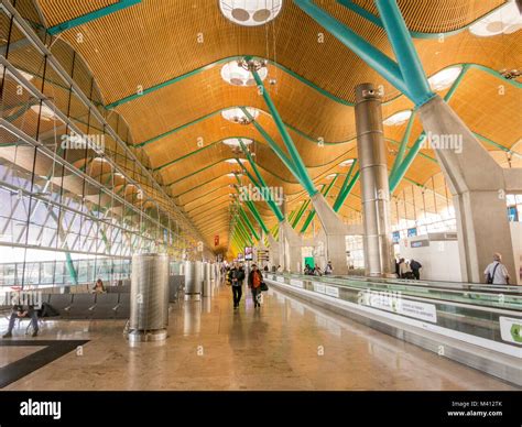 Madrid Barajas International Airport Terminal 4 Stock Photo Alamy
