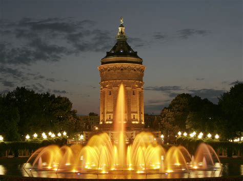 Banken und sparkassen p 7 10‑15, 68161 mannheim (quadrate) 172 m. Der Wasserturm, das Wahrzeichen Mannheims