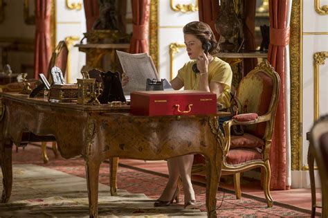 Is Claire Foy In ‘the Crown Season 4 Heres The Exact Moment To Watch Young Queen As Fans