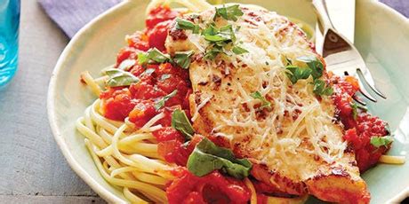In a medium bowl, mix together the sour cream, garlic powder, seasoned salt, pepper, and 1 cup of parmesan cheese. The Pioneer Woman's Chicken Parmigiana Recipes | Food ...