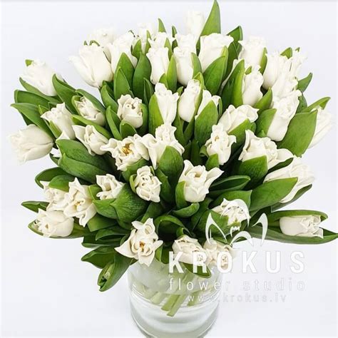 Wholesale flowers need conditioning correctly and time to develop, so it is vital to choose a delivery day 2 to 3 days before your event date. Fresh Cut Lilac Flowers Delivered - Small Beautiful ...