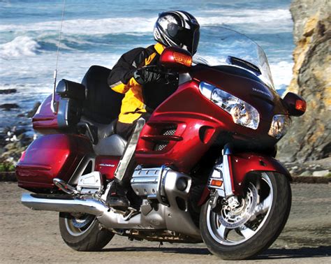 The honda goldwing is offered petrol engine in the indonesia. Alquilar Honda Goldwing | Goldwing