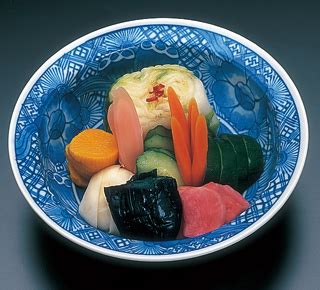 Usage appears to be shifting now from meaning specifically lightly pickled vegetables, to meaning pickled vegetables in general. 仕出し料理 « いけす料理柏