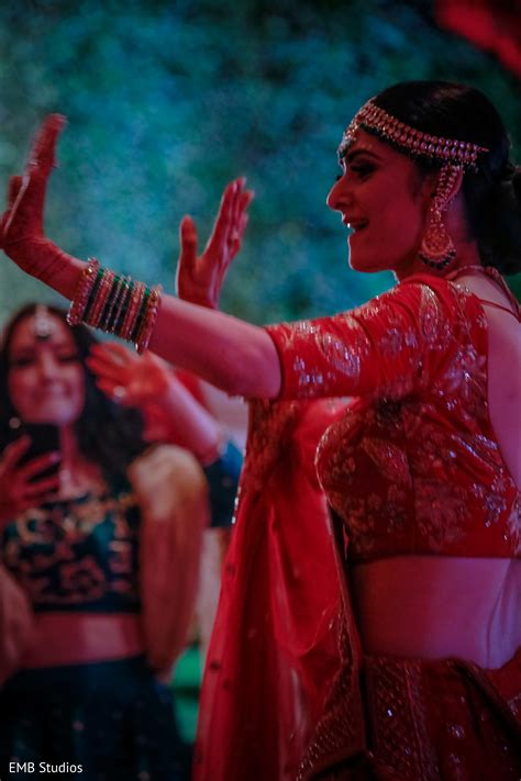 Gorgeous Maharani Dancing At The Sangeet Capture Photo 184155
