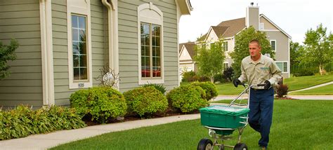 Spring Green Lawn Care In Milwaukee Wi 414 204 8882