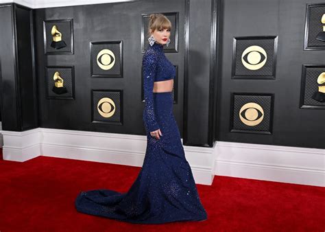 Taylor Swift Gives A Nod To ‘midnights With Her Stunning 2023 Grammys