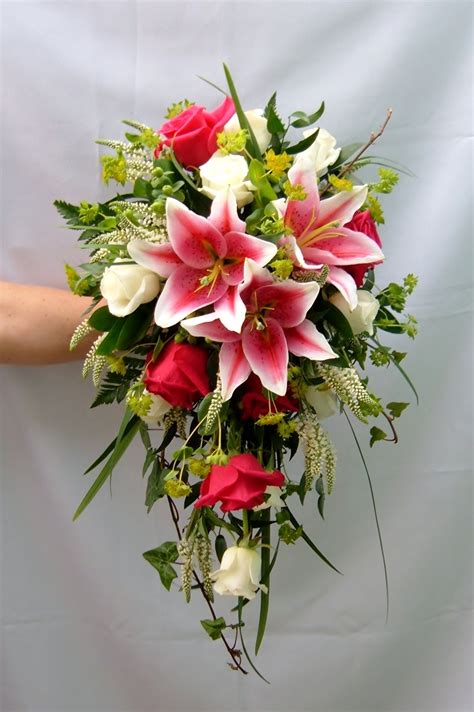 Oriental Lily Bouquet Lorraine Daykin Flowers By Design Oriental