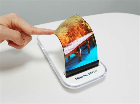 Samsung Will 2017 Angeblich Erstmals Smartphones Mit Faltbarem Display