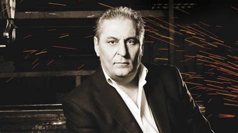 Η άποψη που διατύπωσε ο ζαφείρης μελάς περί σεξουαλικής παρενόχλησης, προκάλεσε αίσθηση και η ναταλία γερμανού δεν του χαρίστηκε. Ζαφείρης Μελάς: Χαρακτήρισε τον Αγάθωνα μαϊμού με ...