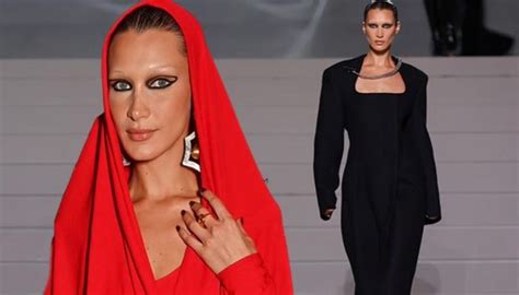 بيلا حديد في قطر أزياء محتشمة وتراثية منتديات درر العراق