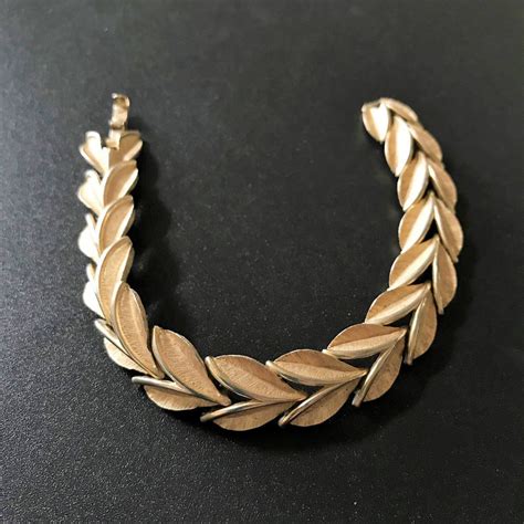 Crown Trifari Leaf Link Art Deco Bracelet Gold Tone Bracelet Needs