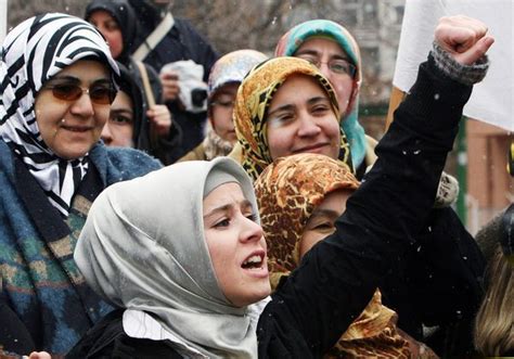 Why Turkey Lifted Its Ban On The Islamic Headscarf Islam Information Center