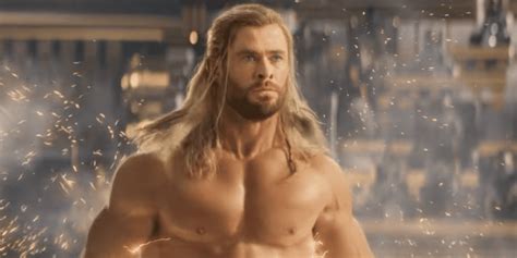 Chris Hemsworth Goes Naked For Thor Trailer Marvel Fans Stunned