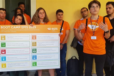 Computer camp caters to those young people who enjoy computer science and technology. Presidente Cavaco Silva recebeu alunos do "Boot Camp" da ...