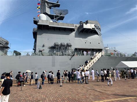 5月28日掃海母艦ぶんごが高松港に来港しました 香川県防衛協会