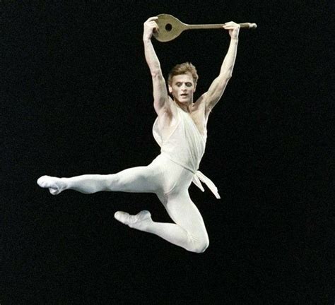Pin By Lito Mazzetti On Mikhail Baryshnikov Male Ballet Dancers