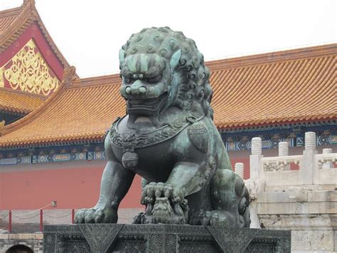 León Estatua Cobre Escultura Monumento China Templo