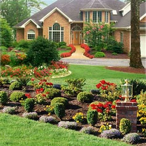 20 Beautiful Front Yard Gardens