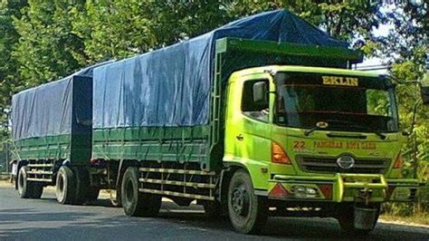 gambar truk gandeng  unik  aneh iqbal project