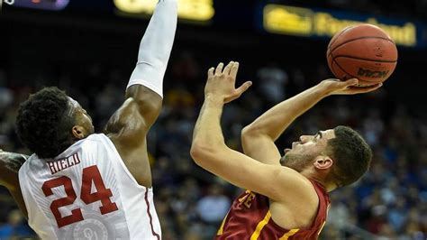 Buddy Hield Scores 39 Leading Oklahoma In Big 12 Quarterfinal Win Over