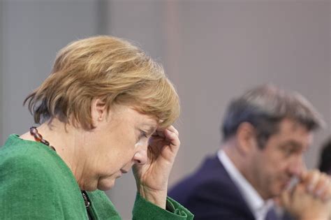 Merkel Sætter Stopper For Genåbning Vi Står Med En Ny Pandemi Bt