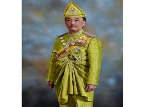 Kemangkatan almarhum sultan haji ahmad shah. "Tengku Abdullah bangga roti canainya digemari Sultan ...