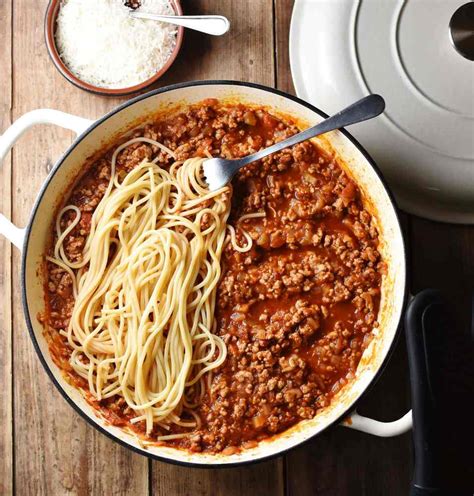 Easy Turkey Spaghetti Bolognese (Healthy) - Everyday Healthy Recipes