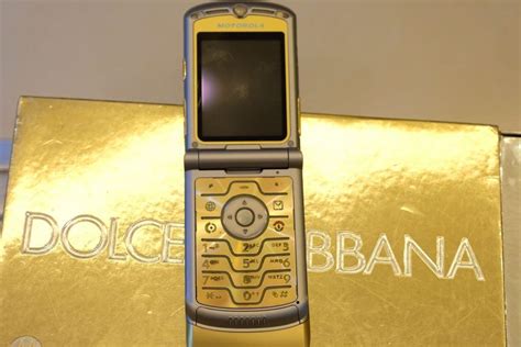 Motorola Razr V I Gold Dolce Gabbana Special Edition On Carousell