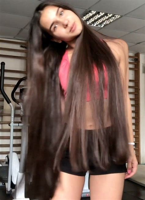 Video In The Gym Long Hair Styles Beautiful Long Hair Long Hair Play