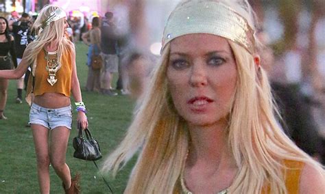 Tara Reid Wears Hippie Chic At Coachella Festival Daily Mail Online