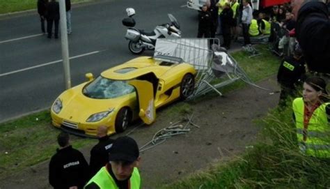Koenigsegg Ccr Crashes In Poland Injuring Nearly 20 Spectators News