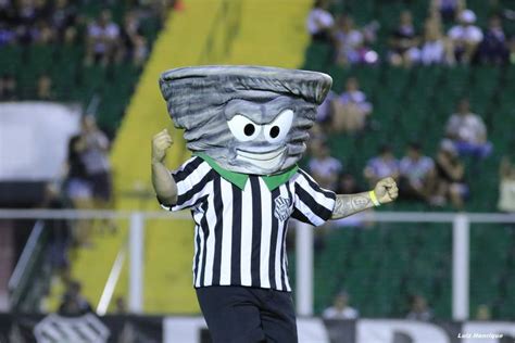 Frequently asked questions about coliseu figueirense na figueira da foz. De santo a homem cebola, conheça a história do mascotes ...