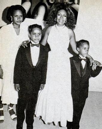 Despite the assault, heart continued with a performance saturday in. Mary Wilson and children | Vintage | Pinterest | Children ...