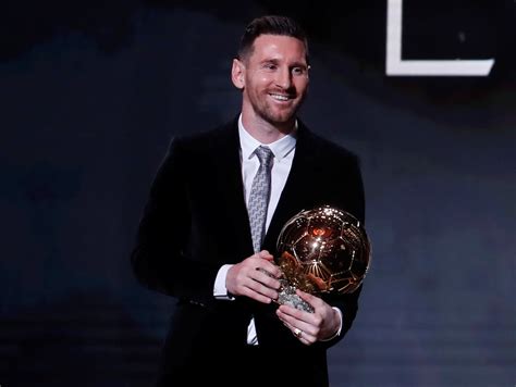 Lionel Messi Gewinnt Den Ballon Dor Zum Sechsten Mal Und Ist Wieder