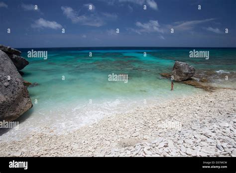 Waves Washing Up On Tropical Beach Stock Photo Alamy
