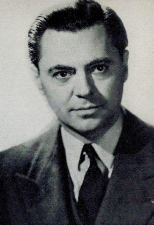 Jean moulin, the son of a professor of history, was born in belziers, france, on 20th june 1899. CHARTRES - Découvrez Jean MOULIN autrement au musée des ...