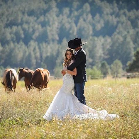 Heres Some Gorgeous Cowgirl Wedding Inspiration Pc Dunlapphotography Country Wedding