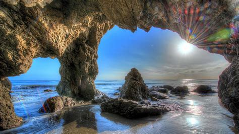 Amazing Rocky Beach Grotto R Beach Rocks Rays R Grotto Shunshine