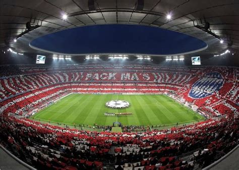 Welcome to the official website of fc augsburg. Fototapete »Bayern München Stadion Choreo Pack Mas« online ...
