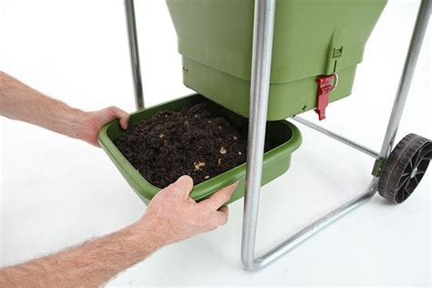 Hungry Bin Worm Composter In 2022 Worm Composting Worm Farm Composter