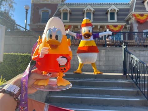 Disney Parks 2022 Halloween Candy Corn Donald Duck Sipper Blogknakjp