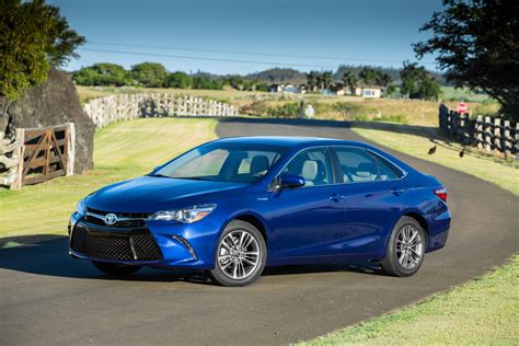 Blue Toyota Camry Se