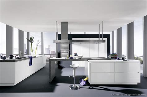 All materials used attract attention with their elegance. Pictures of Kitchens - Style: Modern Kitchen Design ...