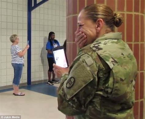 Military Mom Surprises Son In Florida After A Year Away Daily Mail Online